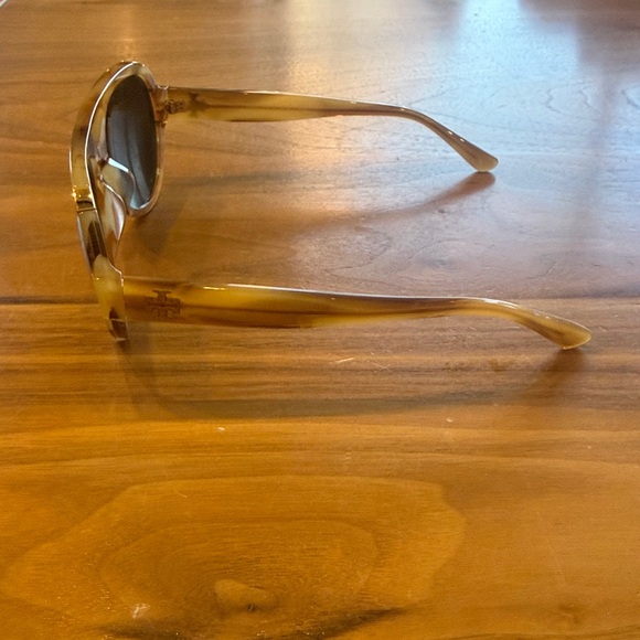 Tory Burch Aviator Sunglasses - Picture 3 of 6